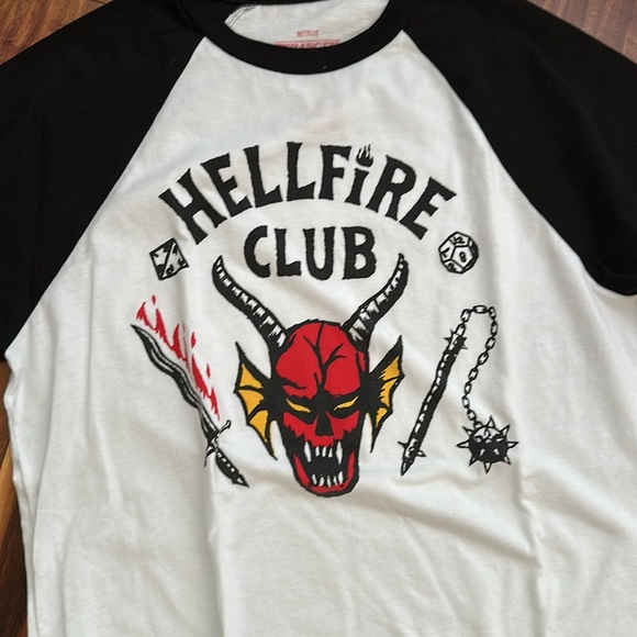 NETFLIX STRANGER THINGS HELLFIRE CLUB RAGLAN TEE SIZE XSMSLL UNISEX - Picture 4 of 8